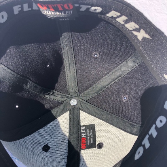 GoPro - Flexfit hat - Picture 2 of 2